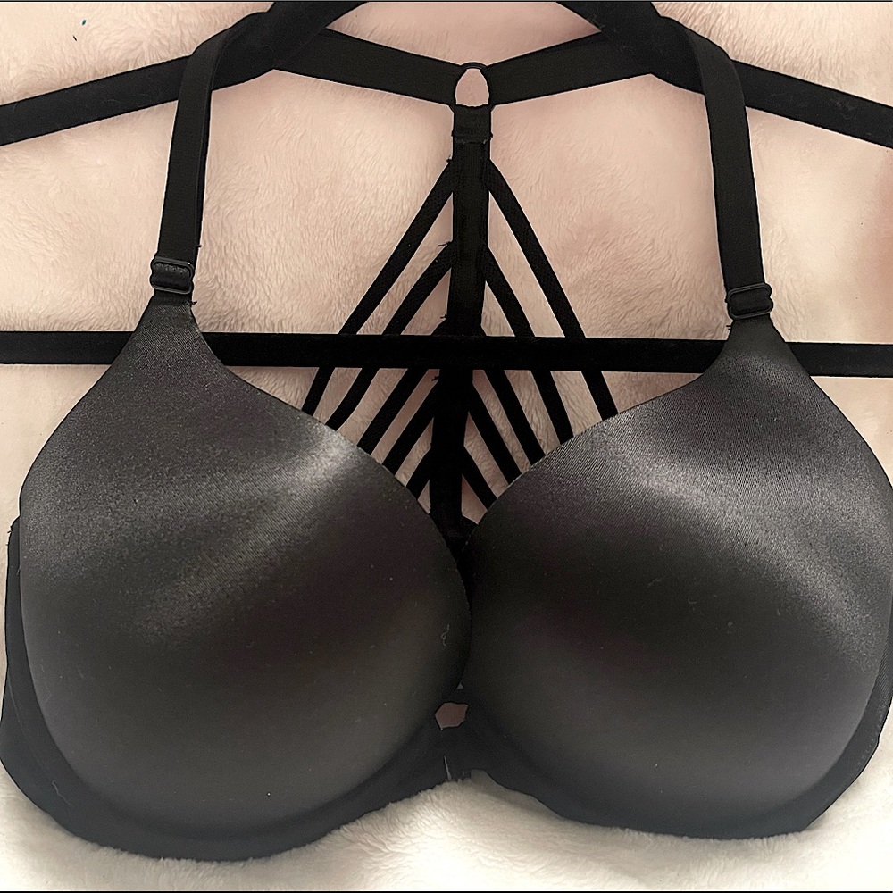 Victoria’s Secret Bombshell Plunge Bra • 34D • Black Racerback